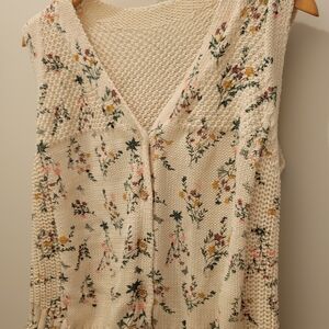 Floral Knit Sleeveless Cardigan